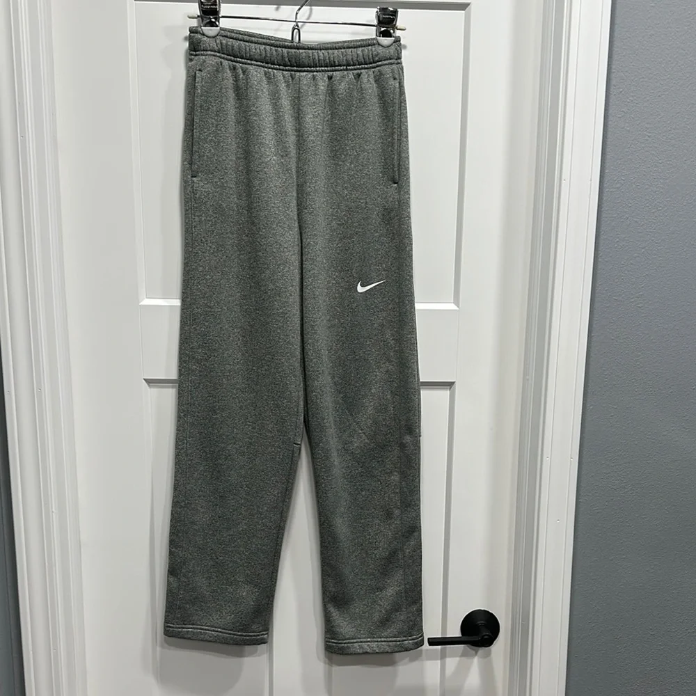 Nike Therma-Fit Gray Sweatpants - Size XL